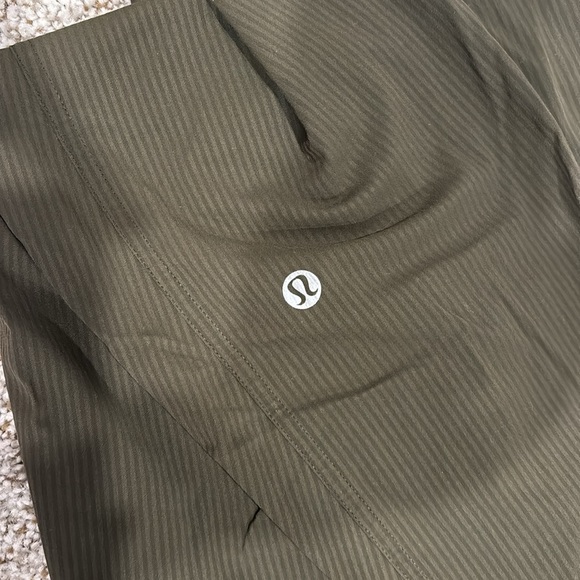 LULULEMON STUDIO PANTS GREEN - Picture 2 of 2